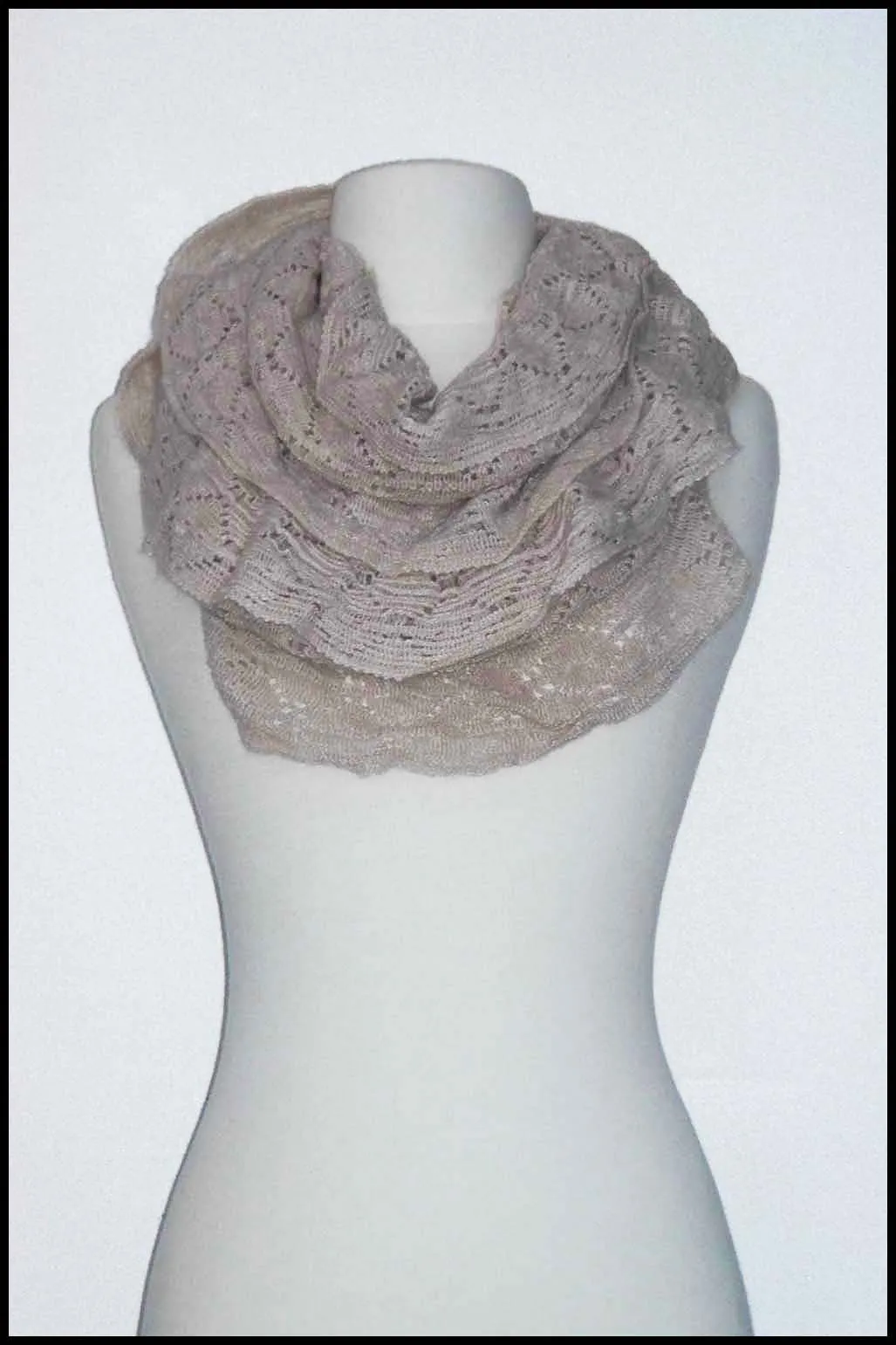 Soft Light-knit Infinity Scarf with Intricate Detailing